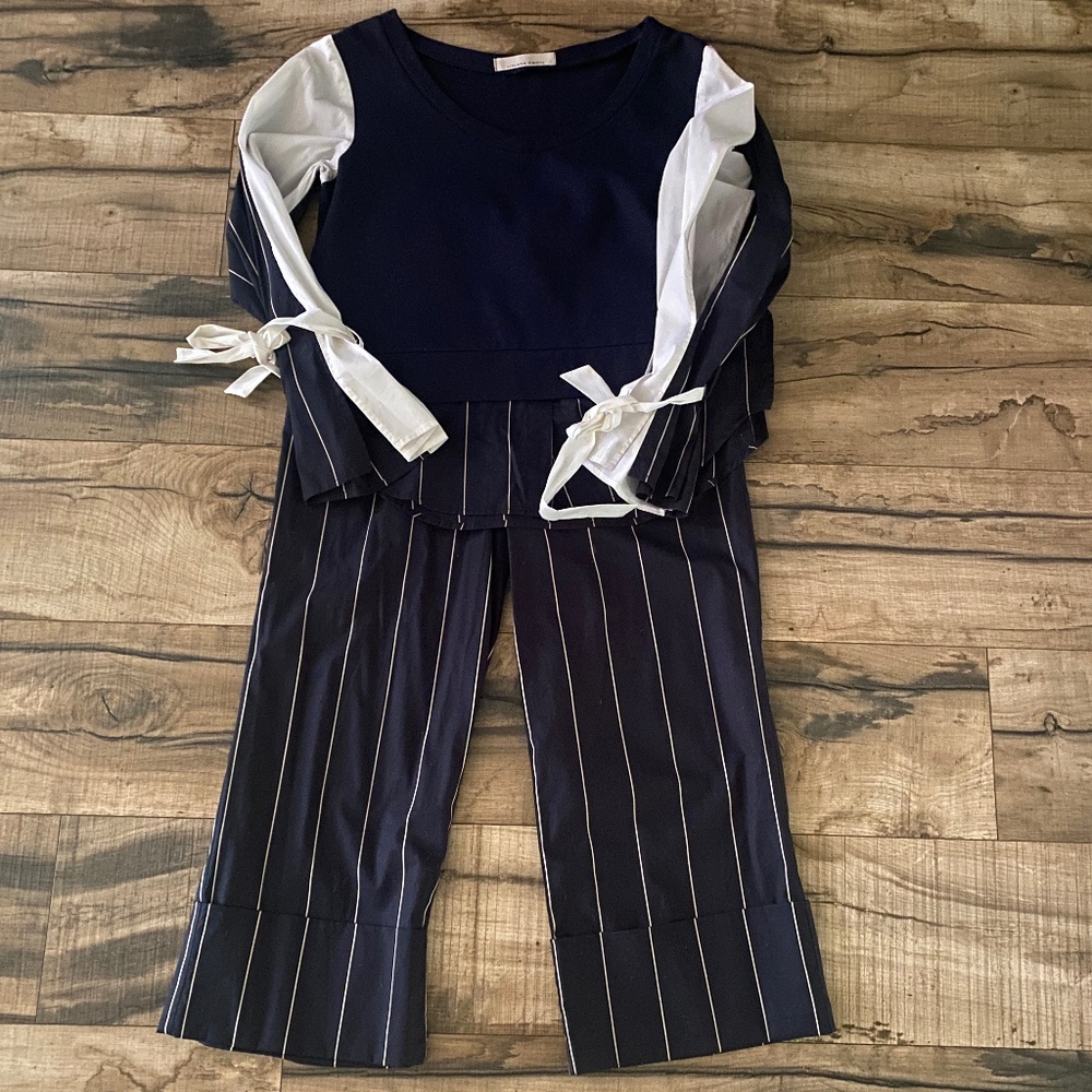 Liviana Conti 2pc Pants/Top Black, White, Pinstripe Made in Italy Sz US 6/It 42